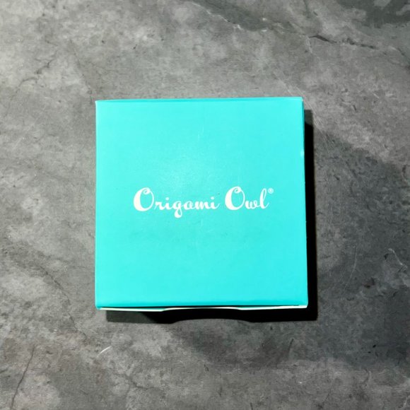 Pearl Cluster Earrings w/ Swarovski Crystals in Chocolate Gold by Origami Owl - Picture 5 of 8